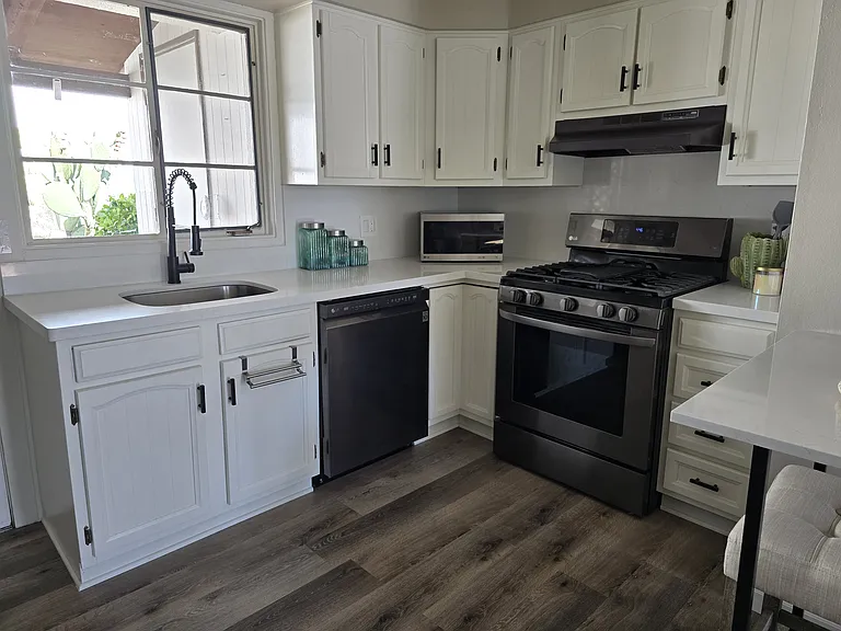 136 W Camino Manzana #A — Photo 4