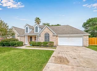 12206 E River Run Dr, Baytown, TX 77523