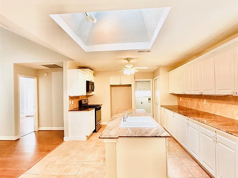15111 Yorkpoint Dr — Photo 8