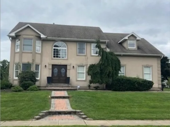 33 Mcguire Dr, West Orange Twp., NJ 07052