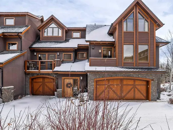 22 W Streamside Ln, Canmore, AB T1W 0J2