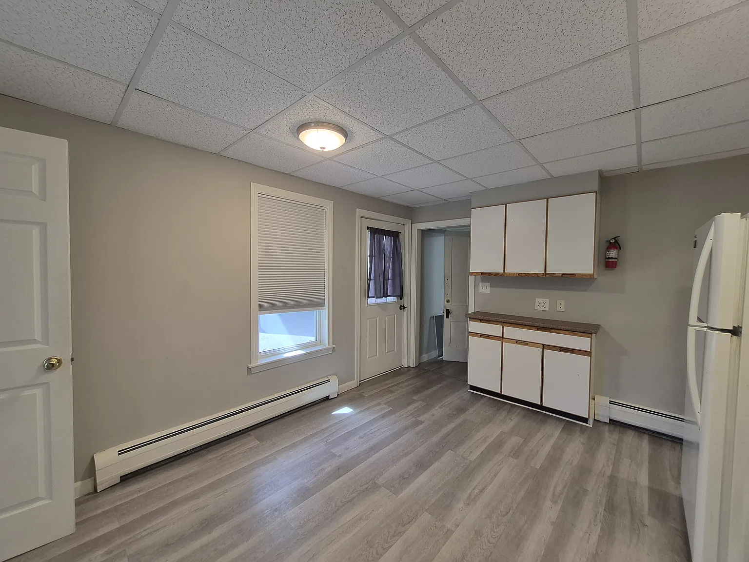 3 bed, $2,100 — Photo 2