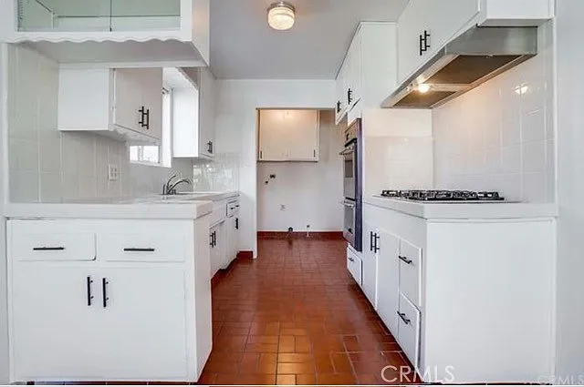 6 bed, 2903 sqft, $3,500 — Photo 1
