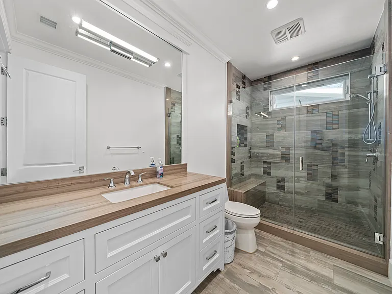 12439 Kling St — Photo 35