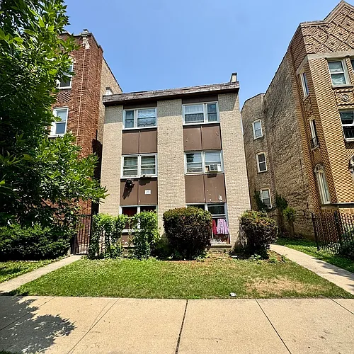 6235 N Mozart St #1 Photo 1