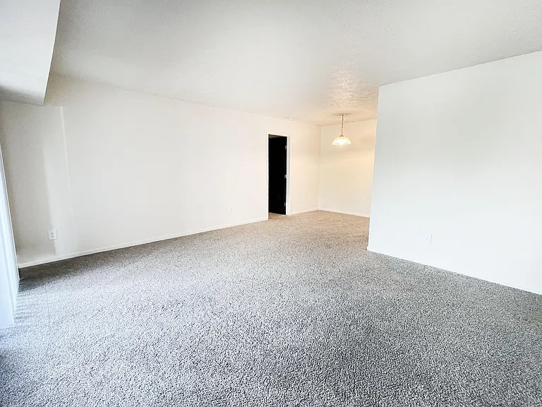 Four Worlds Apartments — Photo 55
