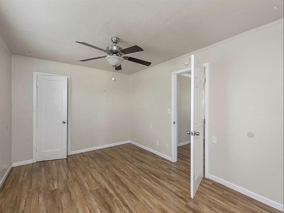 2nd image of 470 Arleta Ave