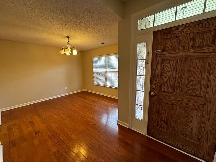 7010 Thornwood Ln SE — Photo 5