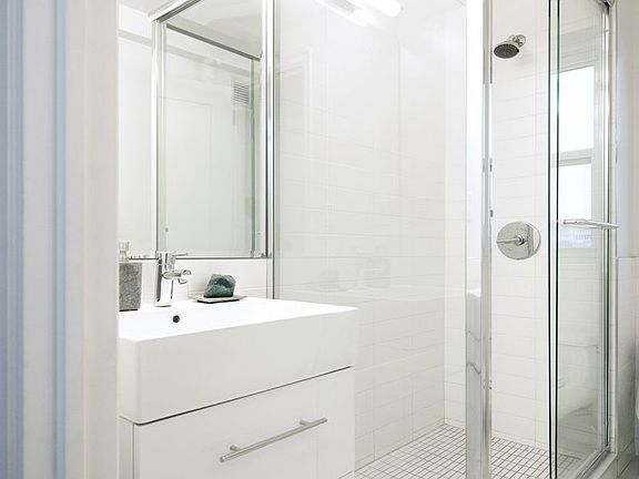 5th image of 501 W 113th St APT 606