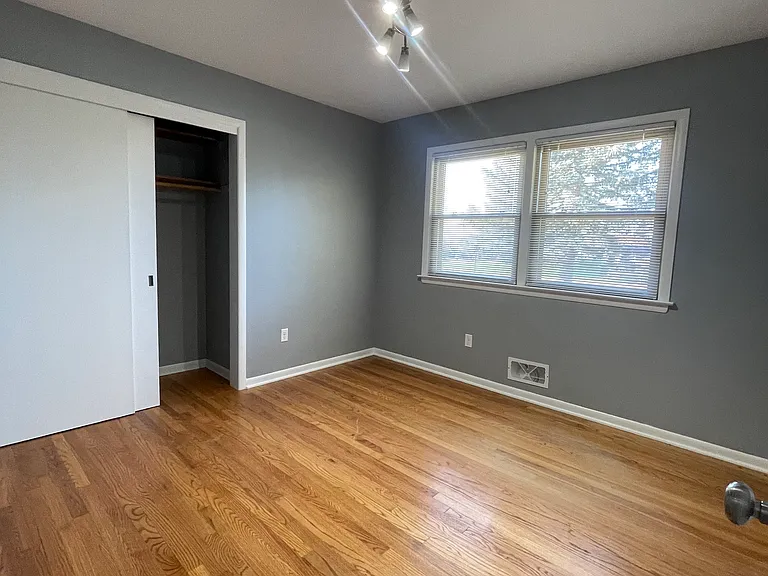 2646 Kraft Ave SE — Photo 11