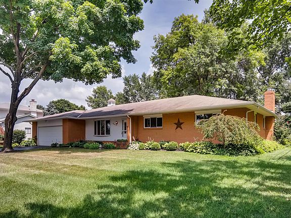2nd image of 9874 W Circle Dr