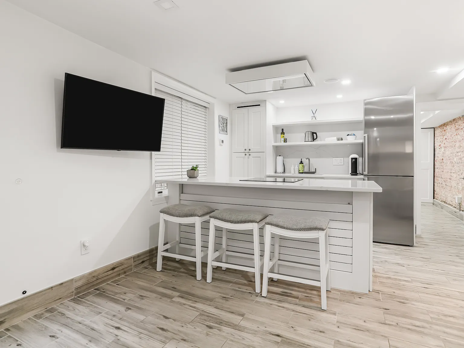 1 bed, $4,000 — Photo 3