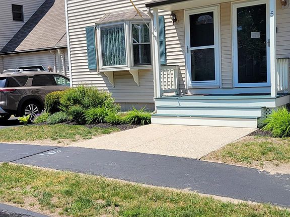 3rd image of 15 Olympia Ave