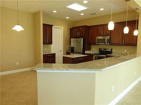 4th image of 460 Fountain Valley Ln