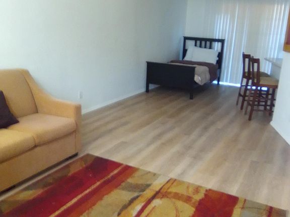 4th image of 514 Kristin Ln #514