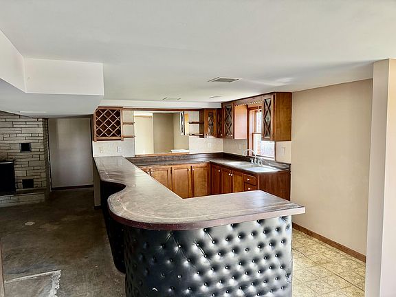 3rd image of 401 Vassar St