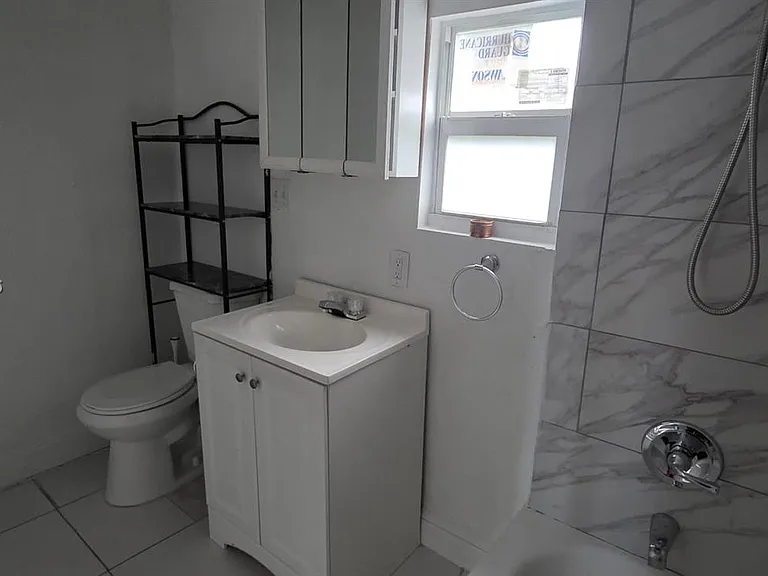 4606 NW 21st Ave #1 — Photo 4