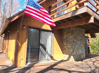 135 Cataloochee Ln, Waynesville, NC 28785