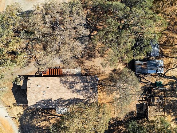 4th image of 13944 Lake Dr
