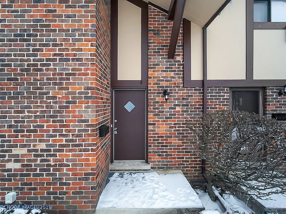 1st image of 1S262 Holyoke Ln #262