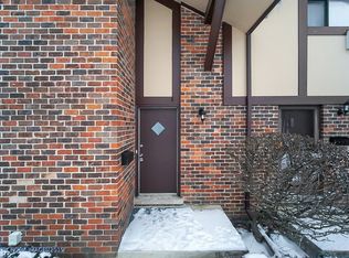 1S262 Holyoke Ln #262, Villa Park, IL 60181