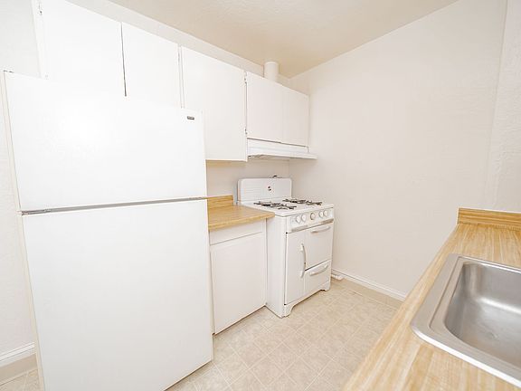 5th image of 2867 Macarthur Blvd #1