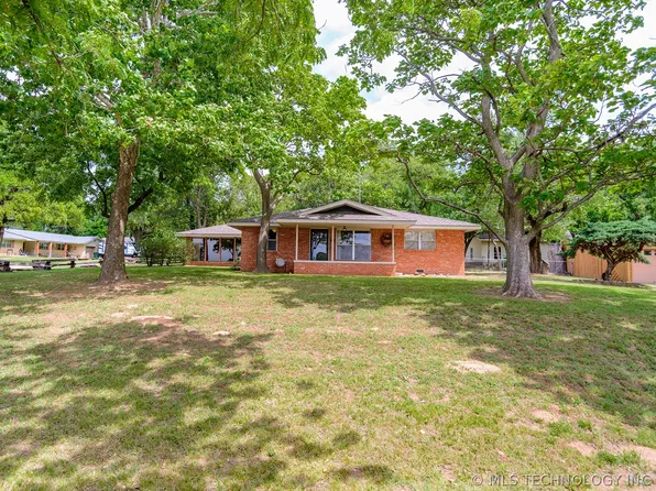 321 W Knipe Ave, Perkins, OK 74059