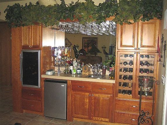 Luxury wet bar in family room