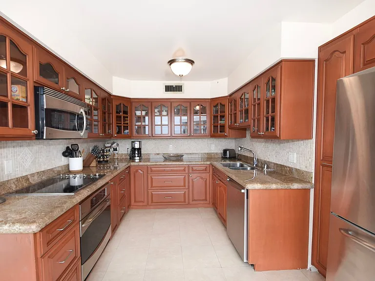 1760 Avenida Del Mundo #1409 — Photo 7