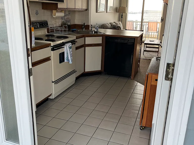 1919 Bay Blvd #C13 — Photo 15