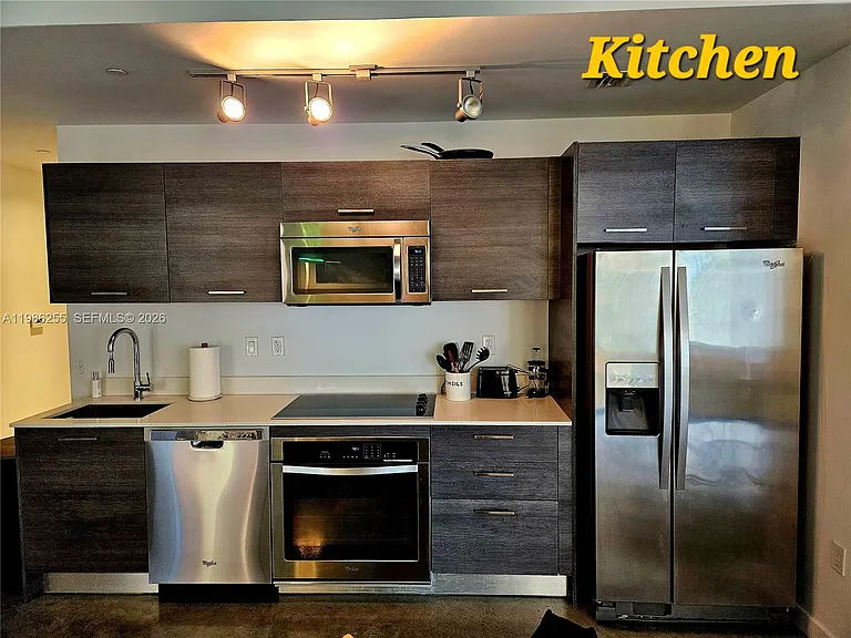 154 NE 1st St #801 — Photo 22
