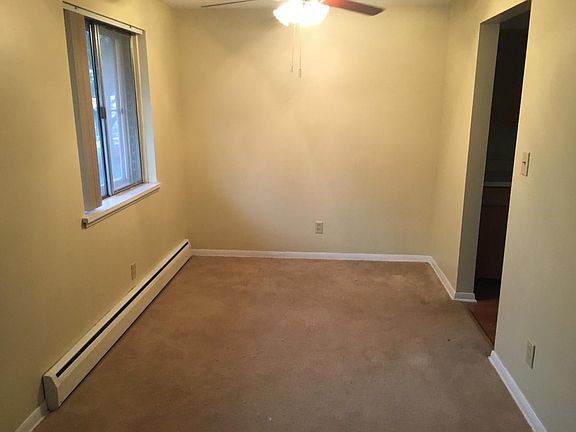3rd image of 16 Dreyer Ave