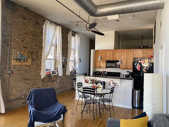 3rd image of 1907 N Milwaukee Ave APT 211