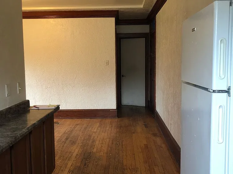 816 W. Greenfield Ave. - 19 Unit — Photo 3