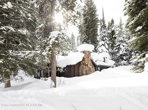 6400 W Burcher Rd, Wilson, WY 83014