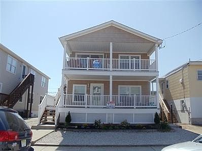 1st image of 1015 Simpson Ave