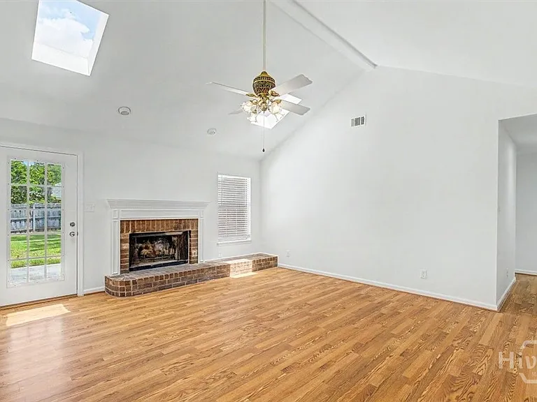 85 S Oak Rd — Photo 4