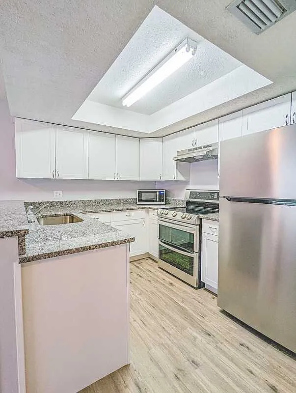 2 bed, 2.0 bath, 915 sqft, $1,595 — Photo 4