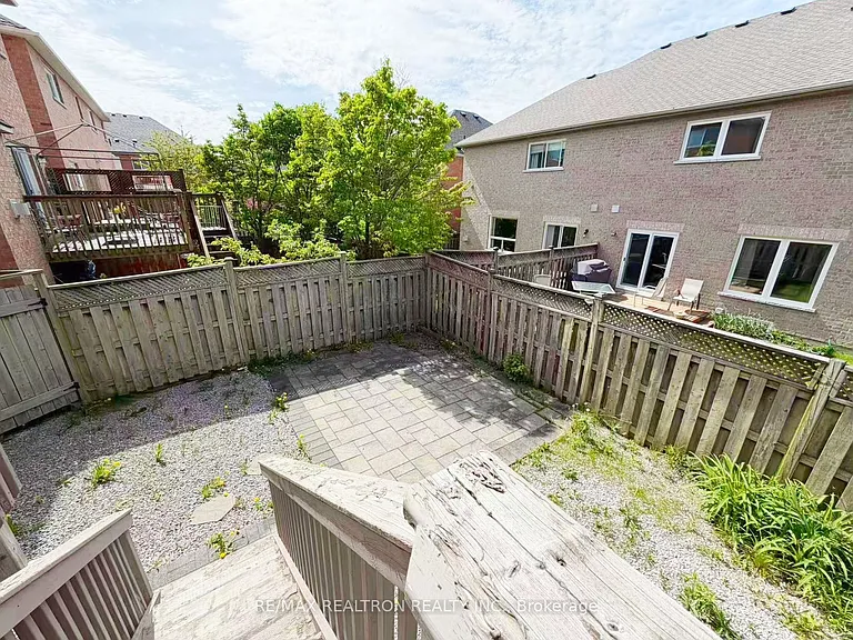 210 Old Colony Rd — Photo 23