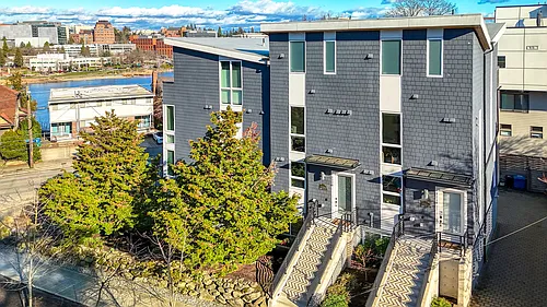 3220 Franklin Ave E #MAIN Photo 1
