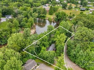 6 Kims Ct, Clyde, NC 28721