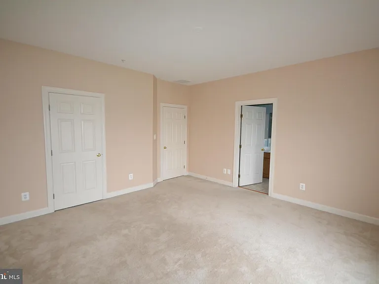 2236 Sussex Way — Photo 15