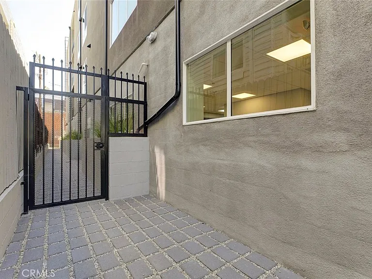 14810 Delano St #204 — Photo 13