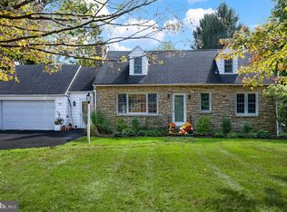 121 W Broad St, Hopewell, NJ 08525