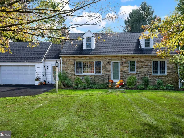121 W Broad St, Hopewell, NJ 08525