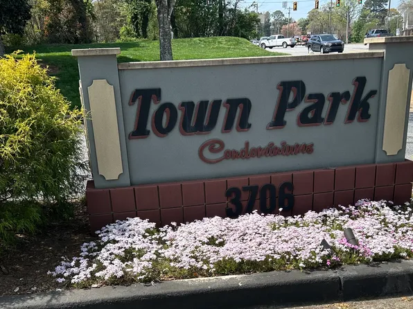 3706 E North St APT B5, Greenville, SC 29615