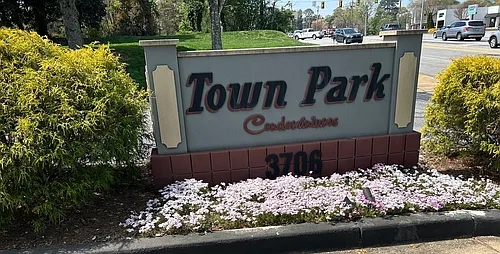 3706 E North St Photo 1