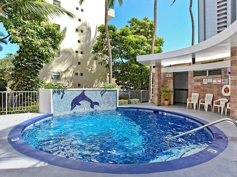 2611 Ala Wai Blvd — Photo 6