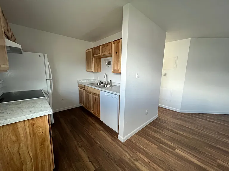 3302 Frontier St #204 — Photo 3