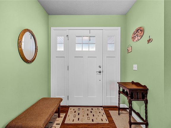 2nd image of 360 Belmore Way